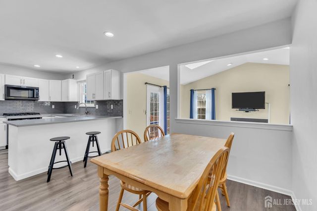 52 Zeller Drive, Franklin Twsp, NJ 08873