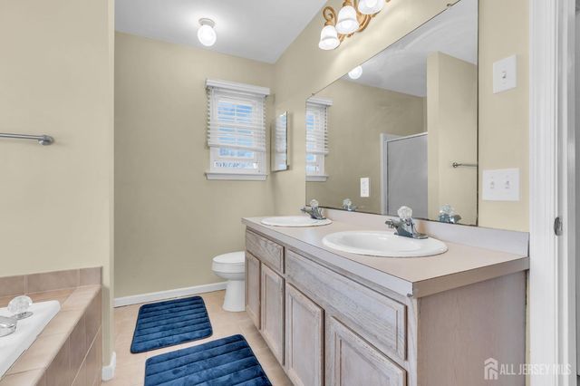 52 Zeller Drive, Franklin Twsp, NJ 08873