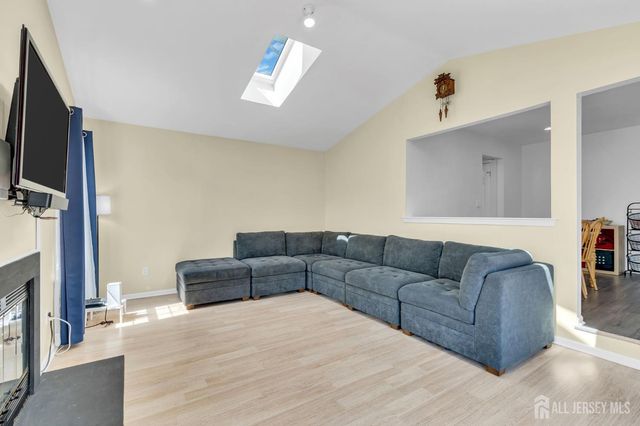 52 Zeller Drive, Franklin Twsp, NJ 08873