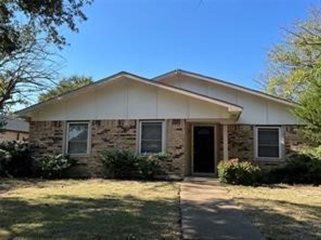 908 Cross Bend Road, Plano, TX 75023