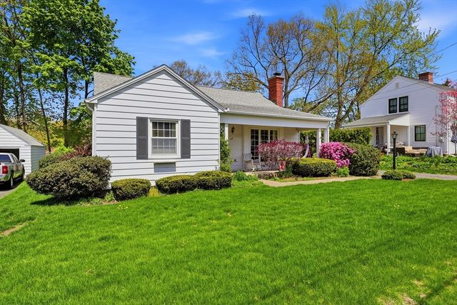 48 Weymouth St, Springfield, MA 01108