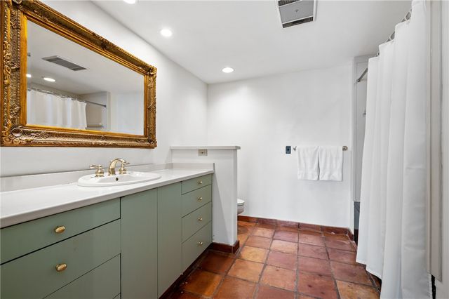 128 N Craig St 901, Oakland, PA 15213