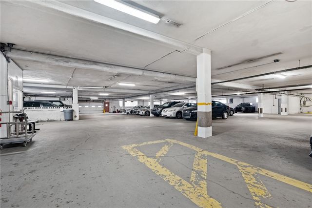 128 N Craig St 901, Oakland, PA 15213