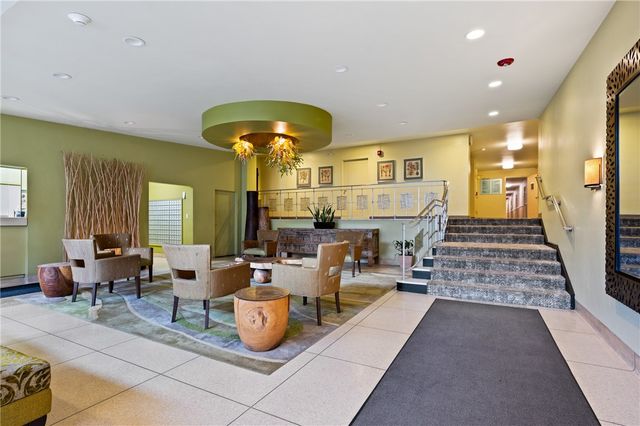 128 N Craig St 901, Oakland, PA 15213