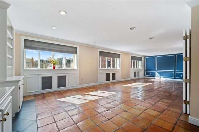 128 N Craig St 901, Oakland, PA 15213