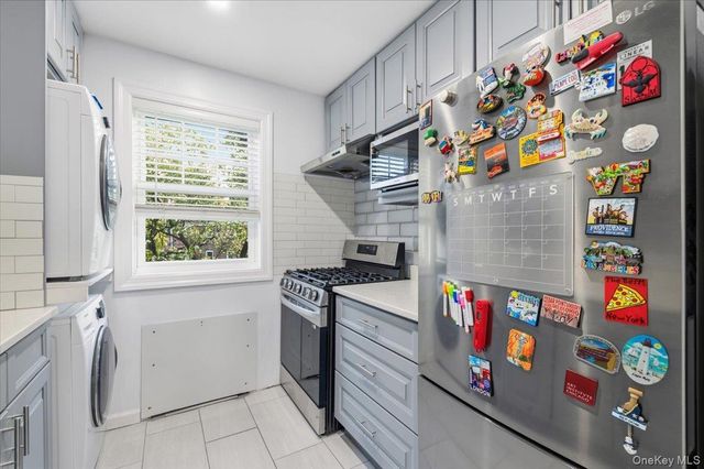 224-14 Kingsbury Avenue B, Bayside, NY 11364