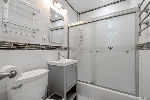 224-14 Kingsbury Avenue B, Bayside, NY 11364