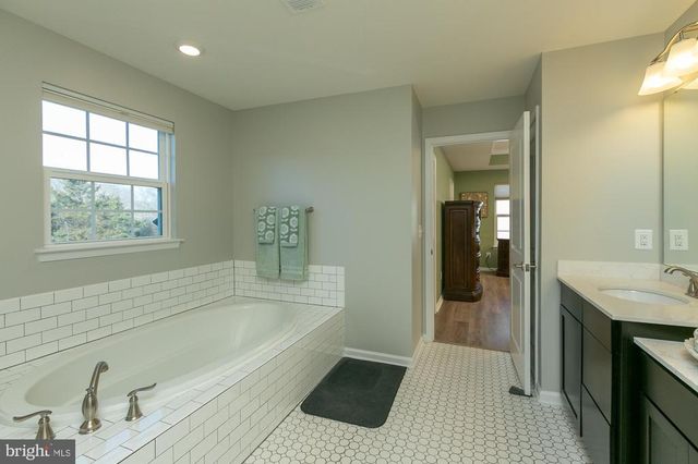 4612 GATES RD, Warrenton, VA 20187