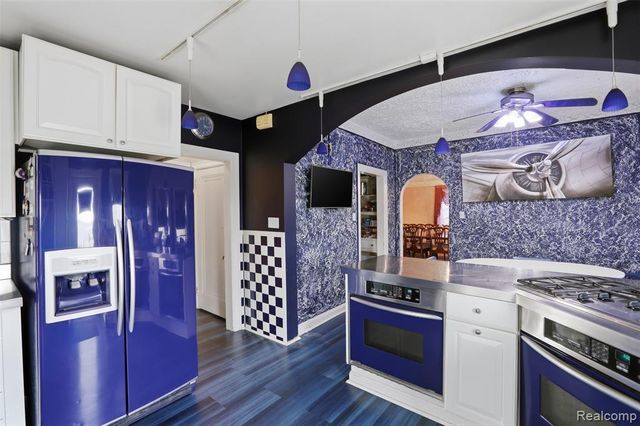 87 Biddle Avenue, Wyandotte, MI 48192