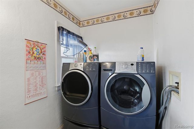 87 Biddle Avenue, Wyandotte, MI 48192