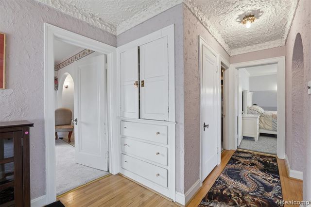 87 Biddle Avenue, Wyandotte, MI 48192