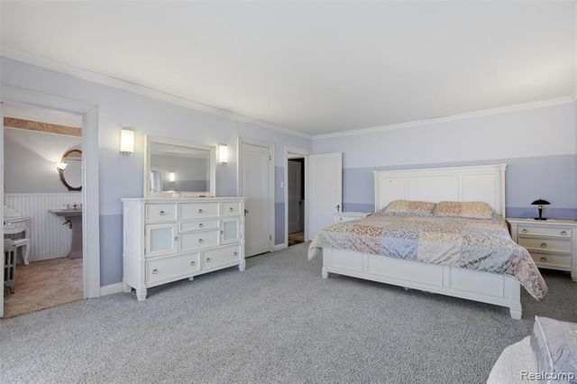 87 Biddle Avenue, Wyandotte, MI 48192