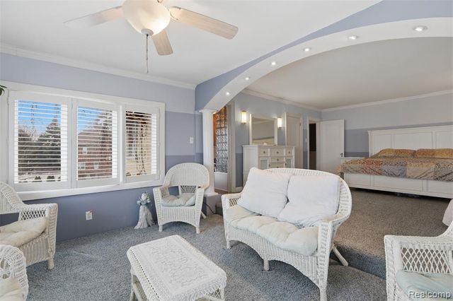 87 Biddle Avenue, Wyandotte, MI 48192