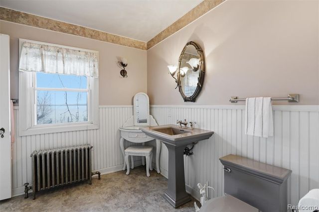 87 Biddle Avenue, Wyandotte, MI 48192