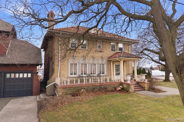 87 Biddle Avenue, Wyandotte, MI 48192