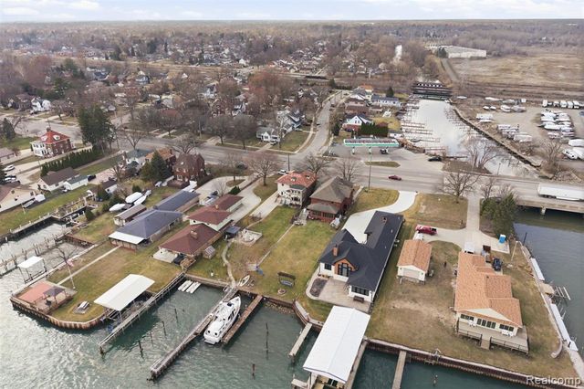 87 Biddle Avenue, Wyandotte, MI 48192