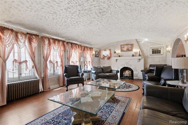 87 Biddle Avenue, Wyandotte, MI 48192