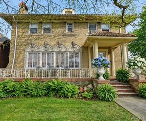87 Biddle Avenue, Wyandotte, MI 48192