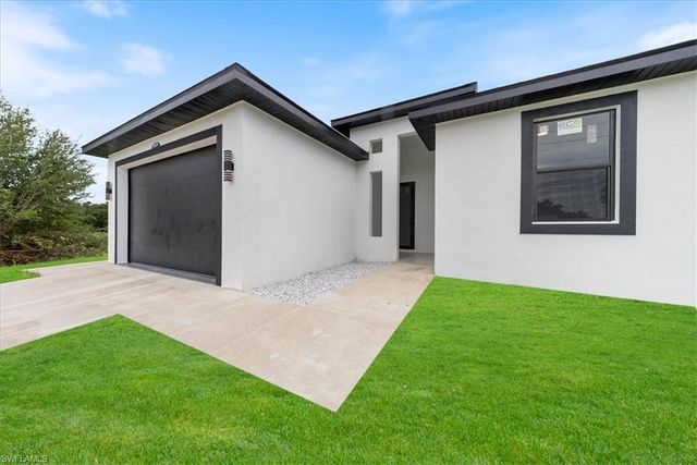 717-719 Gilbert AVE S, Lehigh Acres, FL 33973