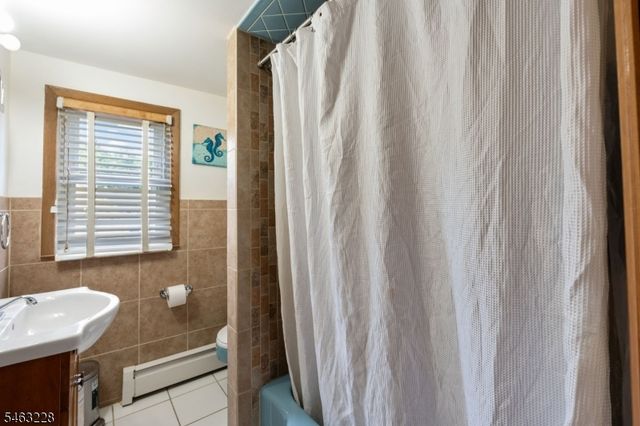 18 W Grochowiak St, South River Boro, NJ 08882