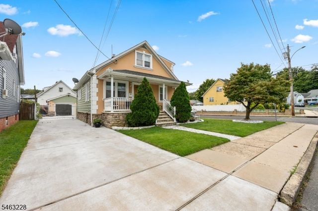 18 W Grochowiak St, South River Boro, NJ 08882