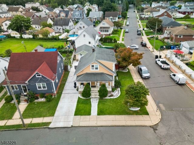18 W Grochowiak St, South River Boro, NJ 08882