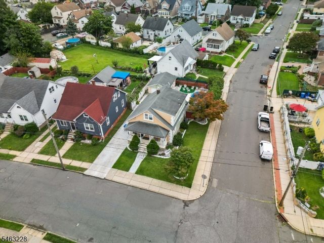 18 W Grochowiak St, South River Boro, NJ 08882