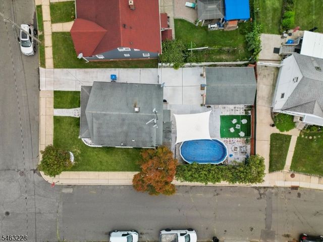 18 W Grochowiak St, South River Boro, NJ 08882