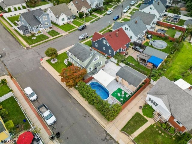 18 W Grochowiak St, South River Boro, NJ 08882