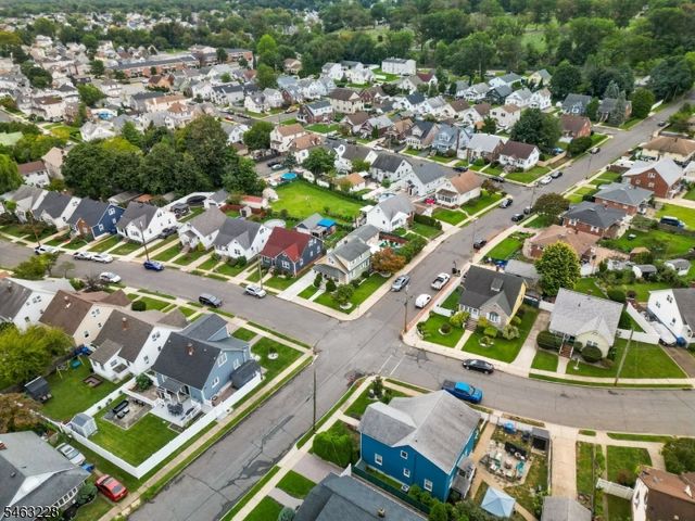 18 W Grochowiak St, South River Boro, NJ 08882