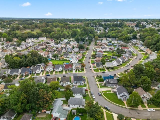18 W Grochowiak St, South River Boro, NJ 08882
