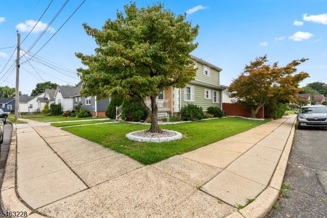 18 W Grochowiak St, South River Boro, NJ 08882