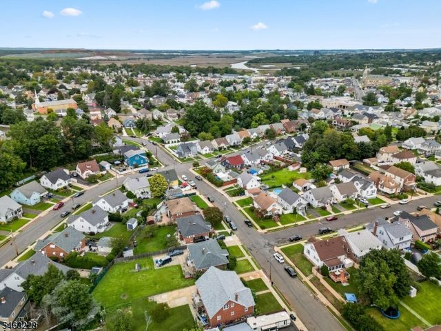 18 W Grochowiak St, South River Boro, NJ 08882