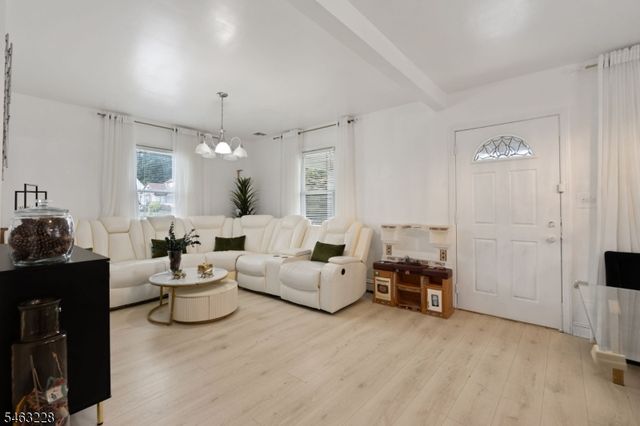 18 W Grochowiak St, South River Boro, NJ 08882