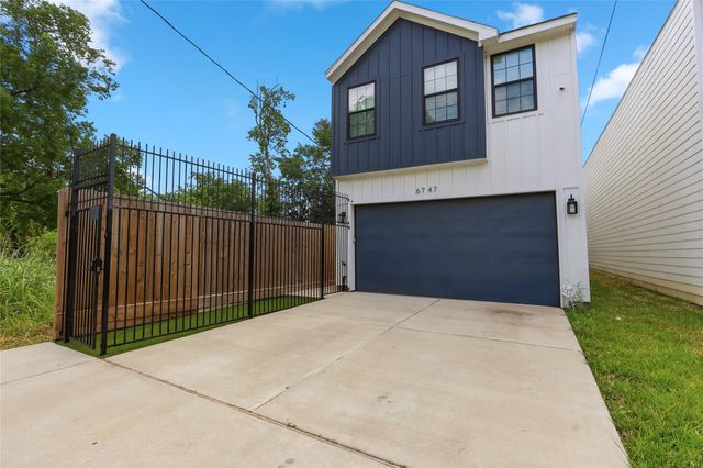 6747 Peerless Street, Houston, TX 77021