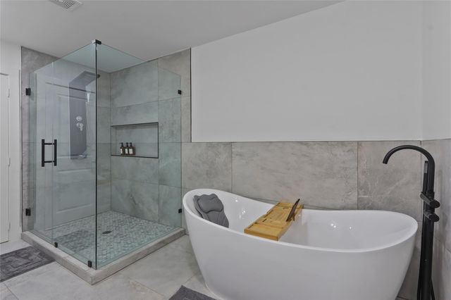 6747 Peerless Street, Houston, TX 77021