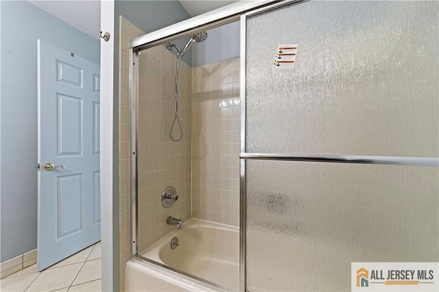 17 Dorchester Drive 17D, Monroe, NJ 08831