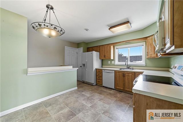 17 Dorchester Drive 17D, Monroe, NJ 08831