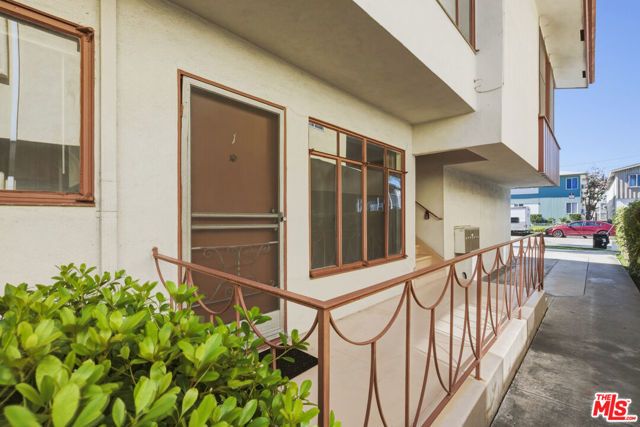 1058 Wooster 1, Los Angeles, CA 90035