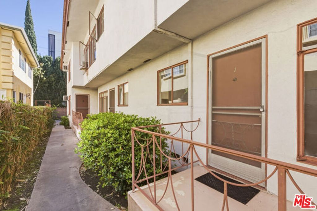 1058 Wooster 1, Los Angeles, CA 90035