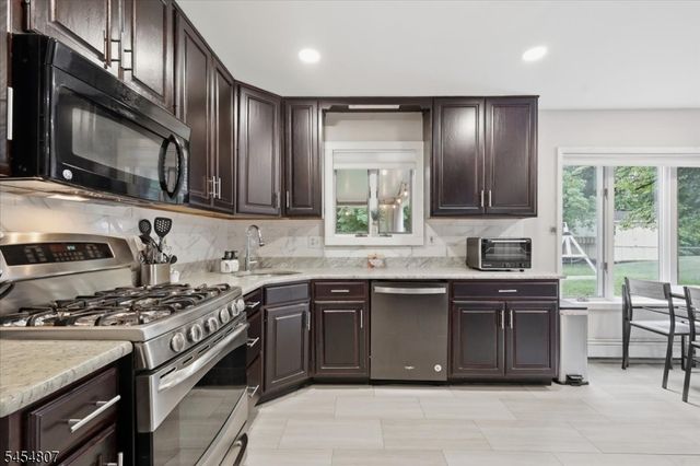 7 Conerly Rd, Franklin Twp., NJ 08873