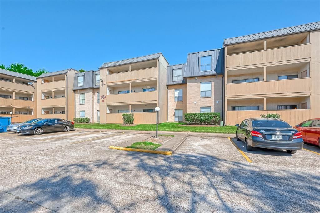 8427 Hearth Drive, Houston, TX 77054