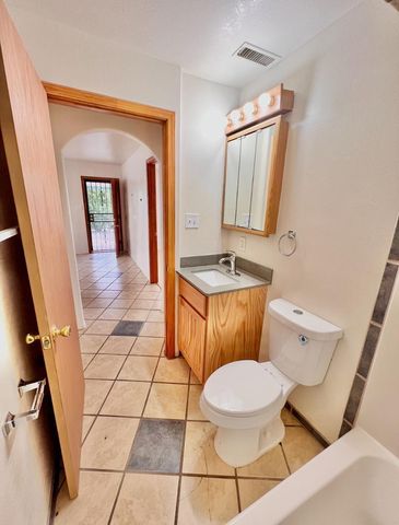 615 Candelaria Road NW, Albuquerque, NM 87107