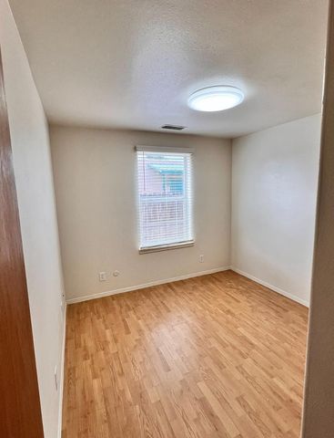 615 Candelaria Road NW, Albuquerque, NM 87107