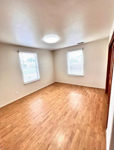 615 Candelaria Road NW, Albuquerque, NM 87107