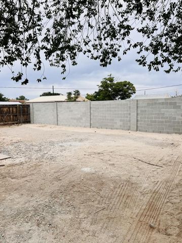 615 Candelaria Road NW, Albuquerque, NM 87107