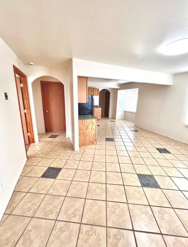 615 Candelaria Road NW, Albuquerque, NM 87107