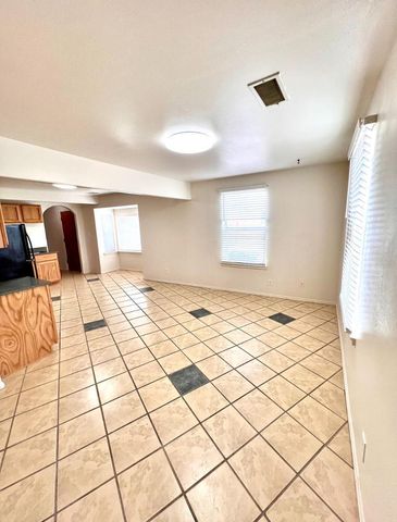 615 Candelaria Road NW, Albuquerque, NM 87107