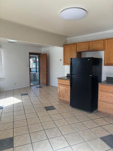 615 Candelaria Road NW, Albuquerque, NM 87107