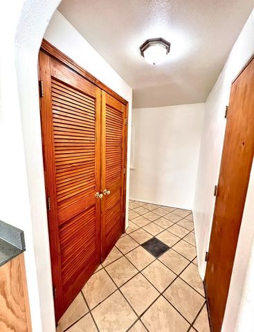 615 Candelaria Road NW, Albuquerque, NM 87107